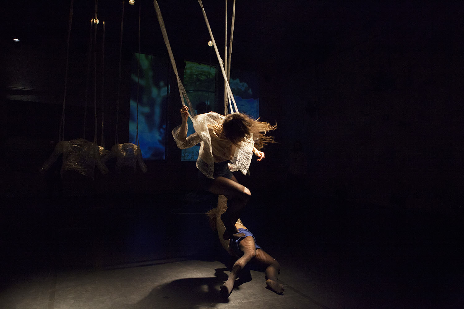 Eine Vorstellung von der Premiere der Tanzgruppe Elektroschuhe. Ich habe diese Fotos gemacht von der Vorstellung The Giants, in Dock11, Prenzlauer Berg, Berlin. Es war in Sommer 2015 aufgenommen